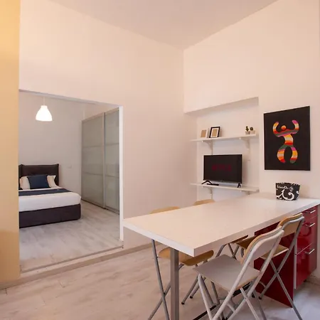 Elegant Little - Center - M4 Station Apartmán