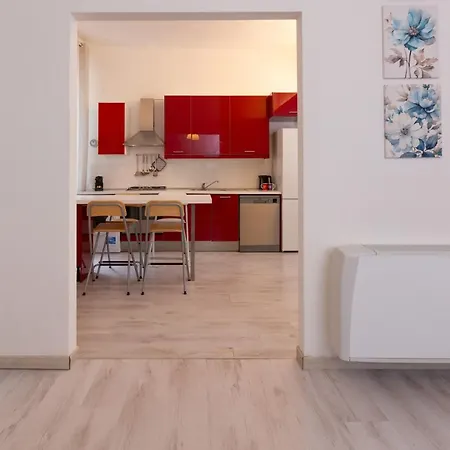 Elegant Little - Center - M4 Station Apartmán